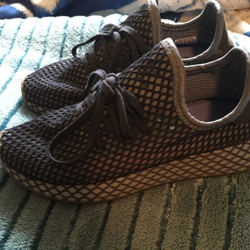 Adidas tennis shoes